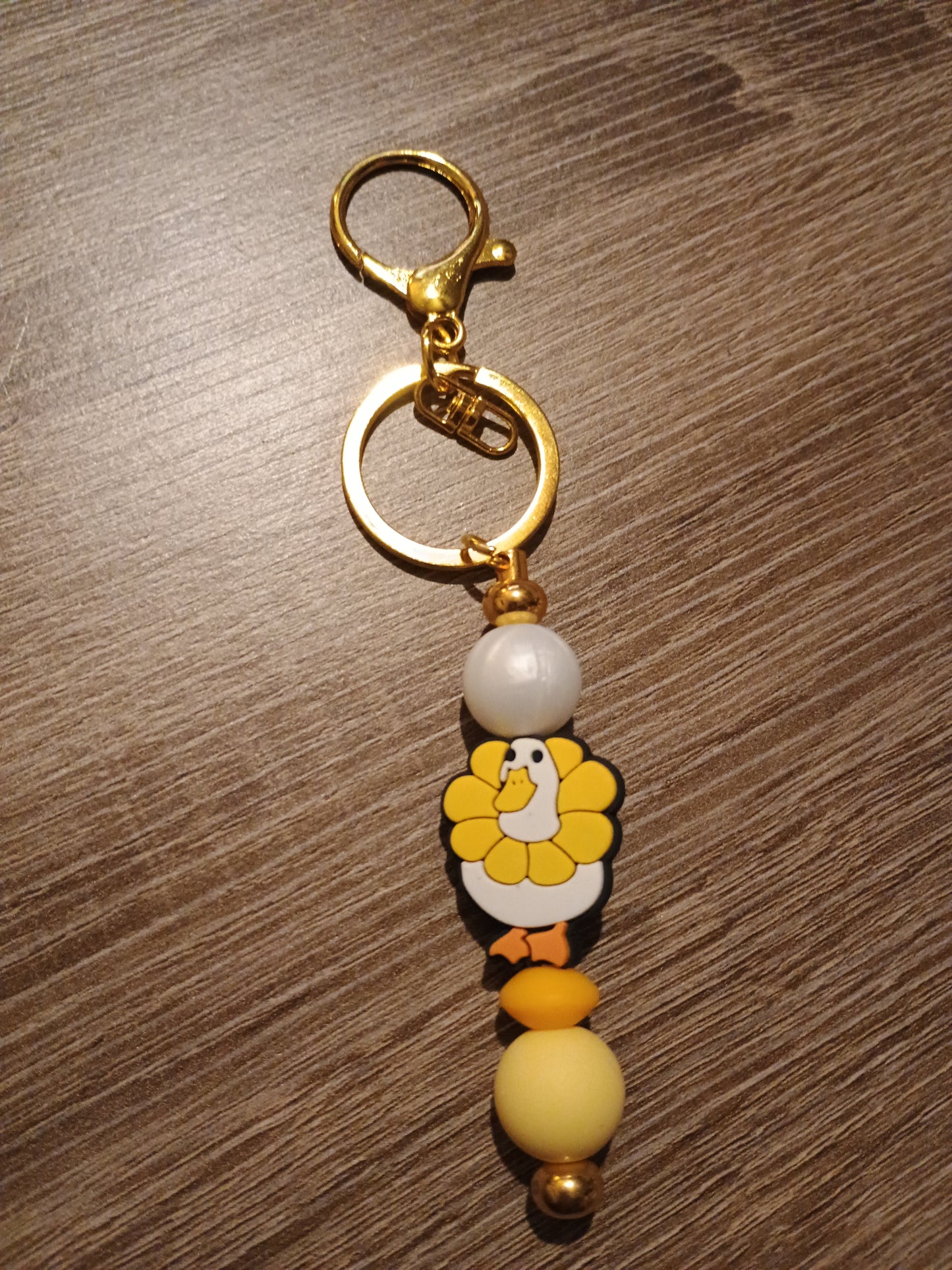 Focal bead keychain