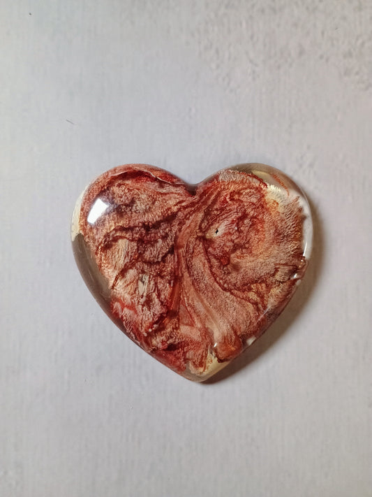 Resin heart magnet