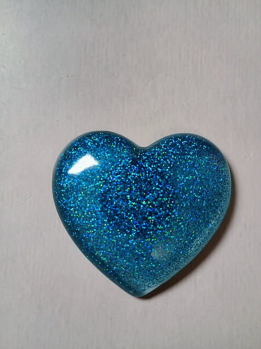 Resin heart magnet