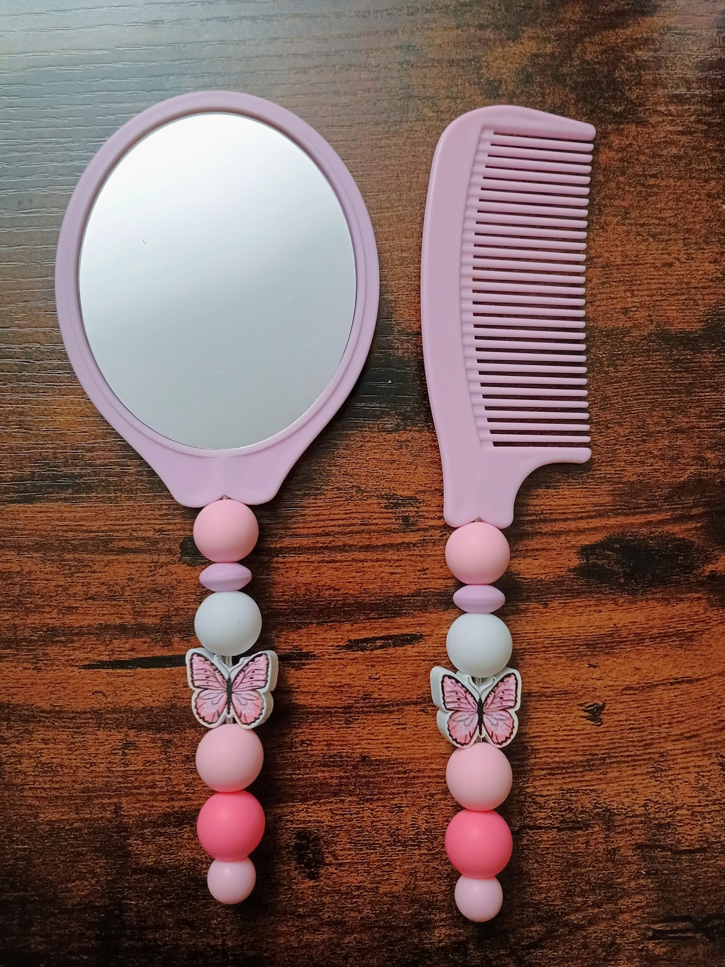 Mirror and comb set