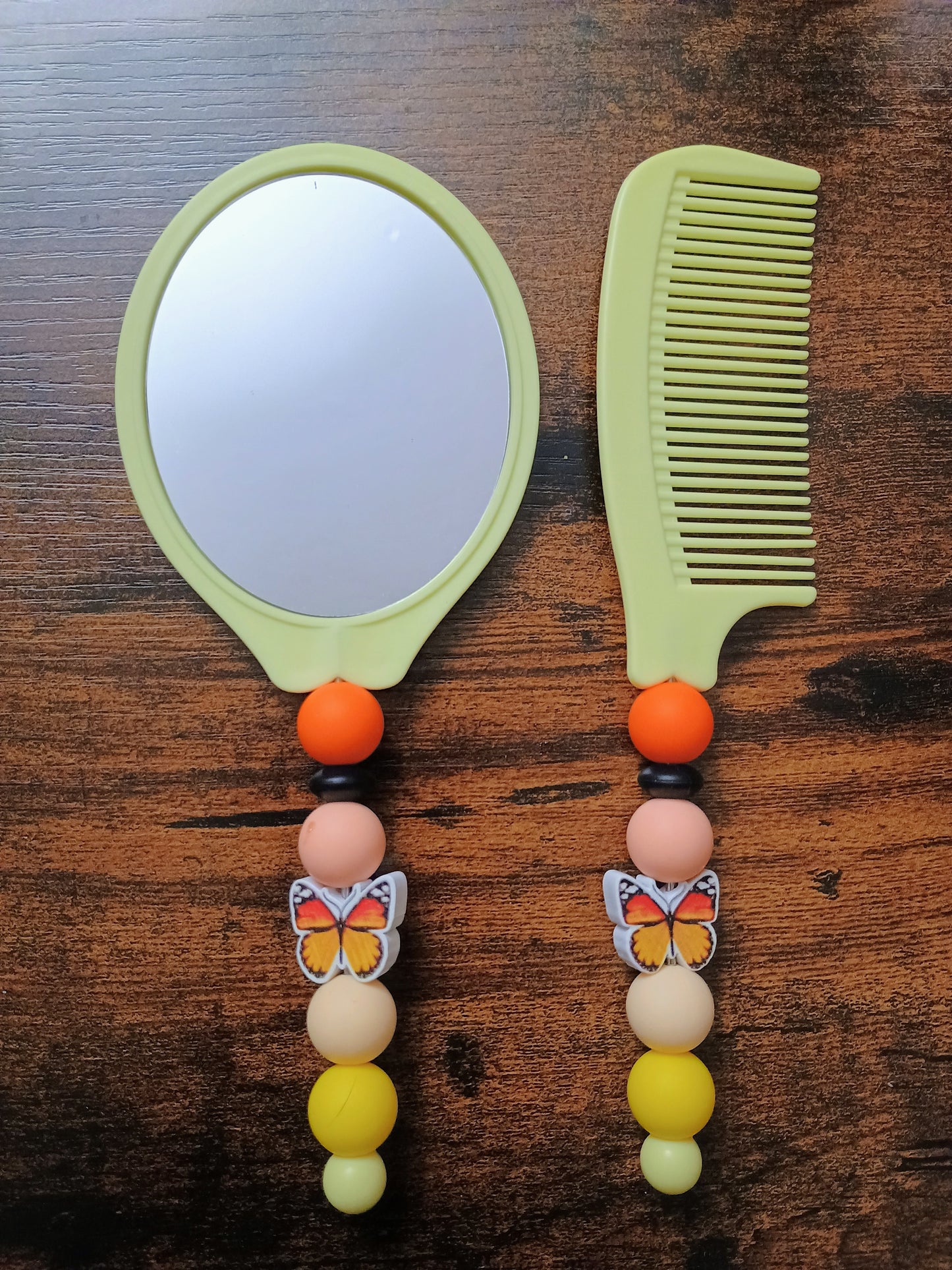 Mirror and comb set