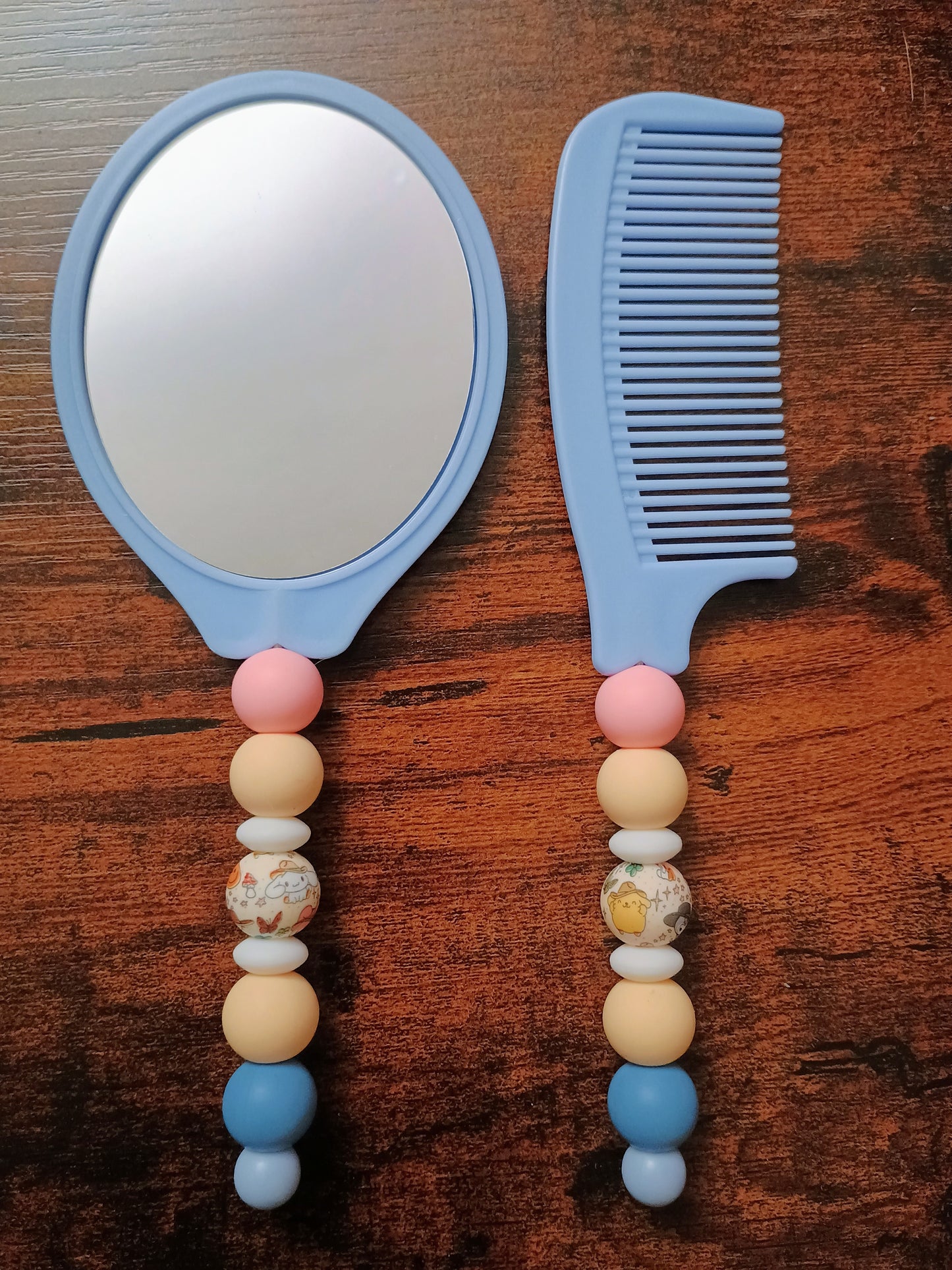 Mirror and comb set