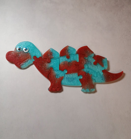 Resin puzzle with magnets