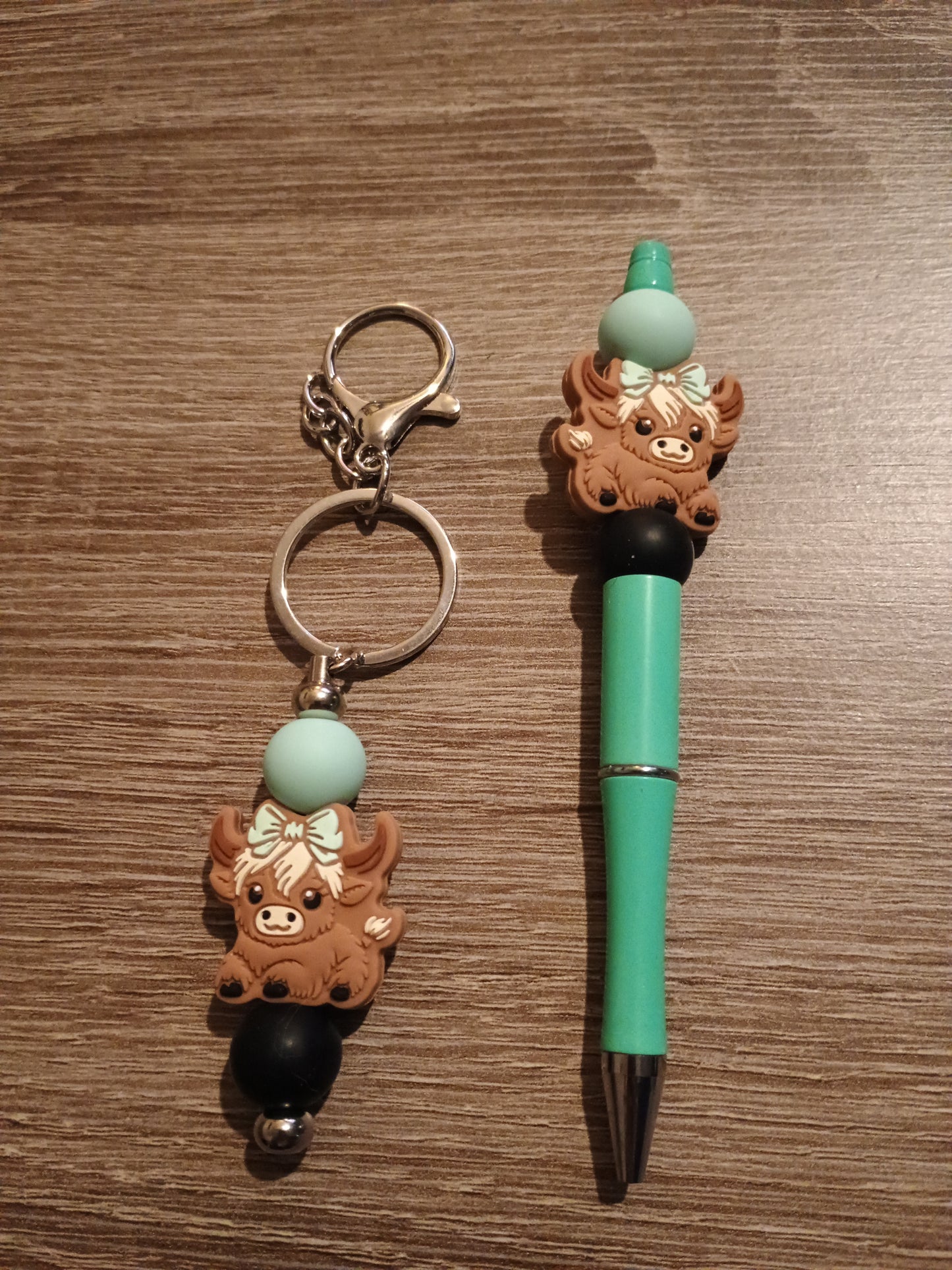 Highland cow pen and keychain bundle