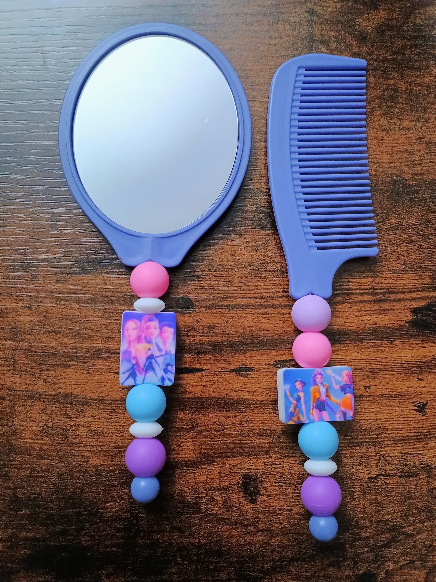 Mirror and comb set