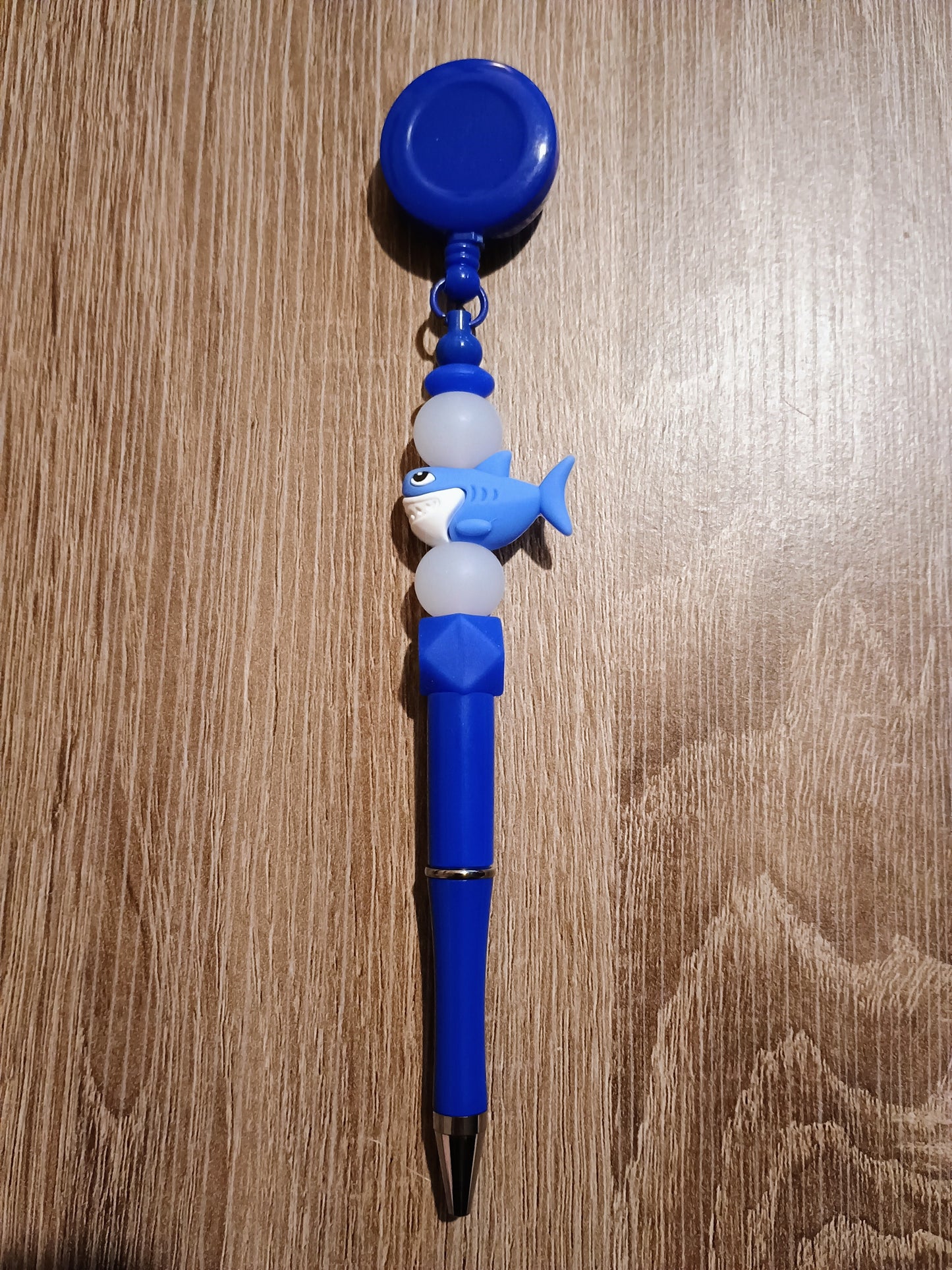 Retractable pen